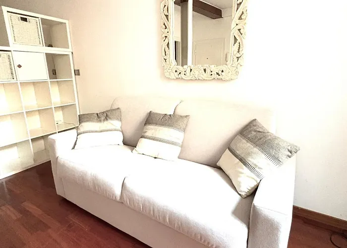 Urbana Lodge, Monti * רומא